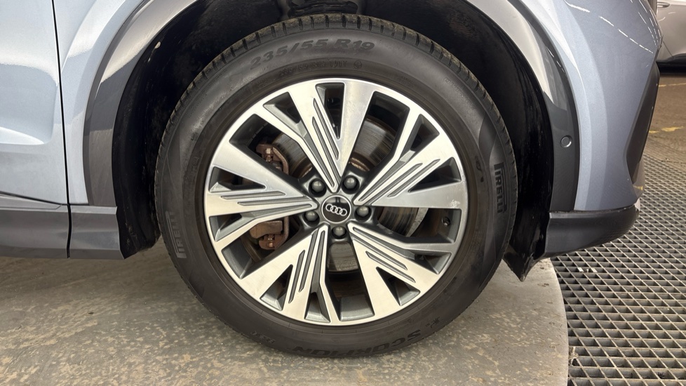 AUDI Q4 Image 20