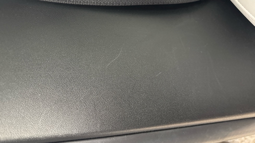 TESLA MODEL Y Scratches