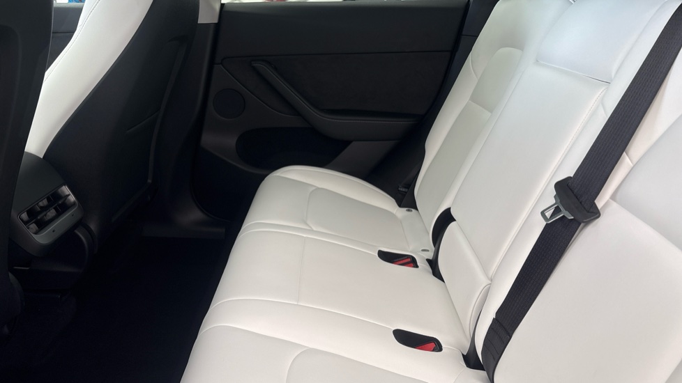 TESLA MODEL Y Image 14