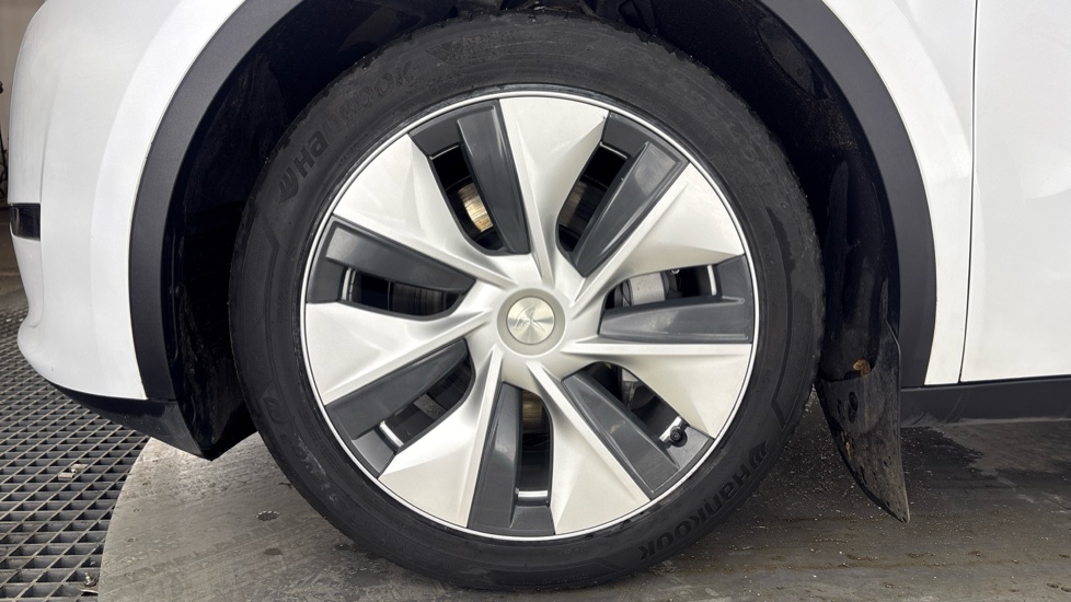 TESLA MODEL Y HATCHBACK Long Range AWD 5dr Auto