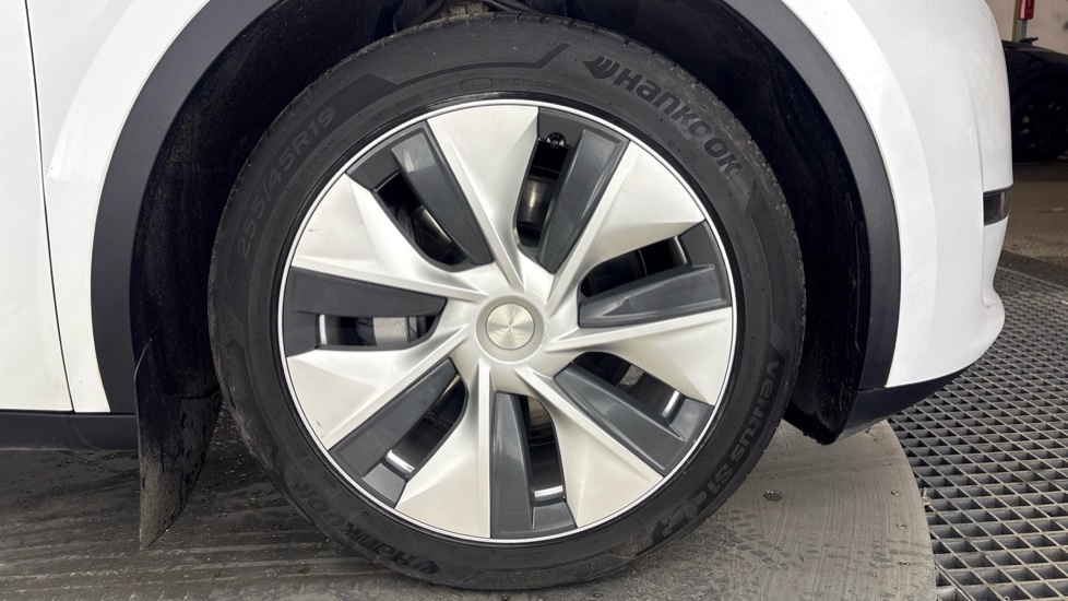 TESLA MODEL Y HATCHBACK Long Range AWD 5dr Auto
