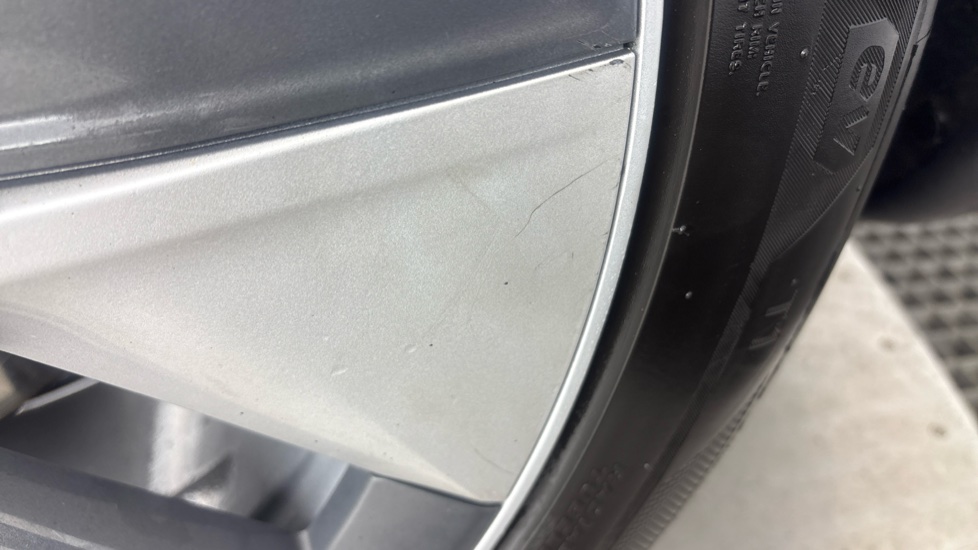 TESLA MODEL Y HATCHBACK Long Range AWD 5dr Auto