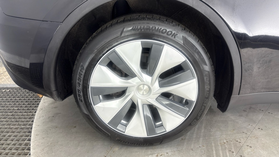 TESLA MODEL Y HATCHBACK Long Range AWD 5dr Auto