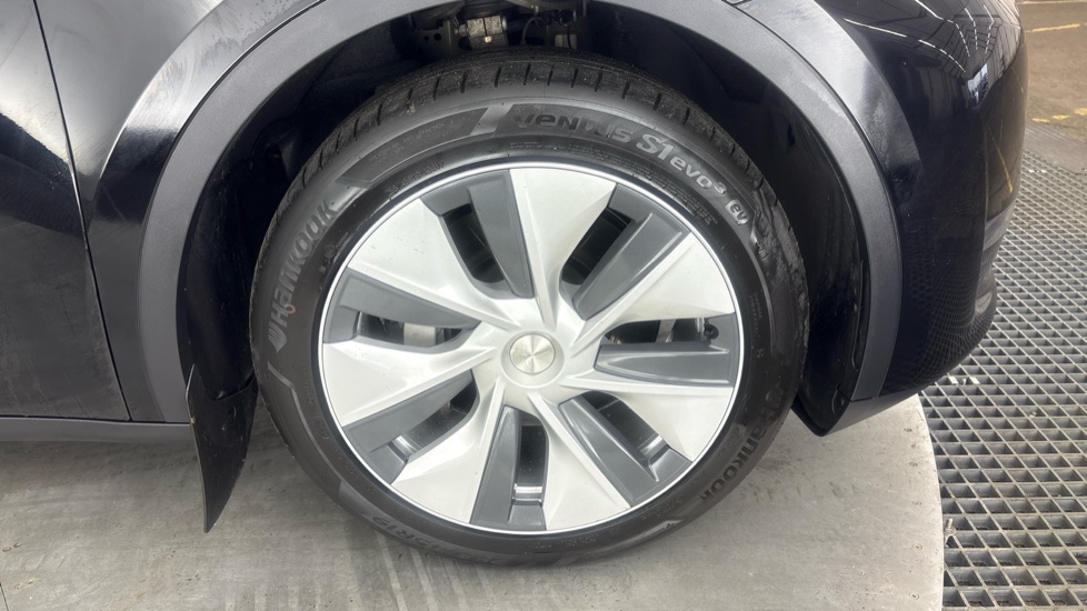 TESLA MODEL Y HATCHBACK Long Range AWD 5dr Auto