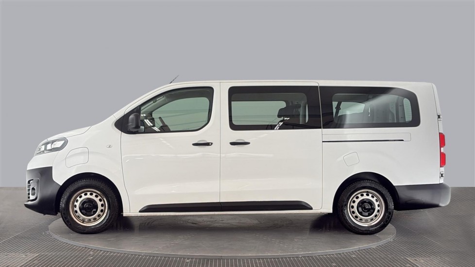VAUXHALL VIVARO-E LIFE Image 2