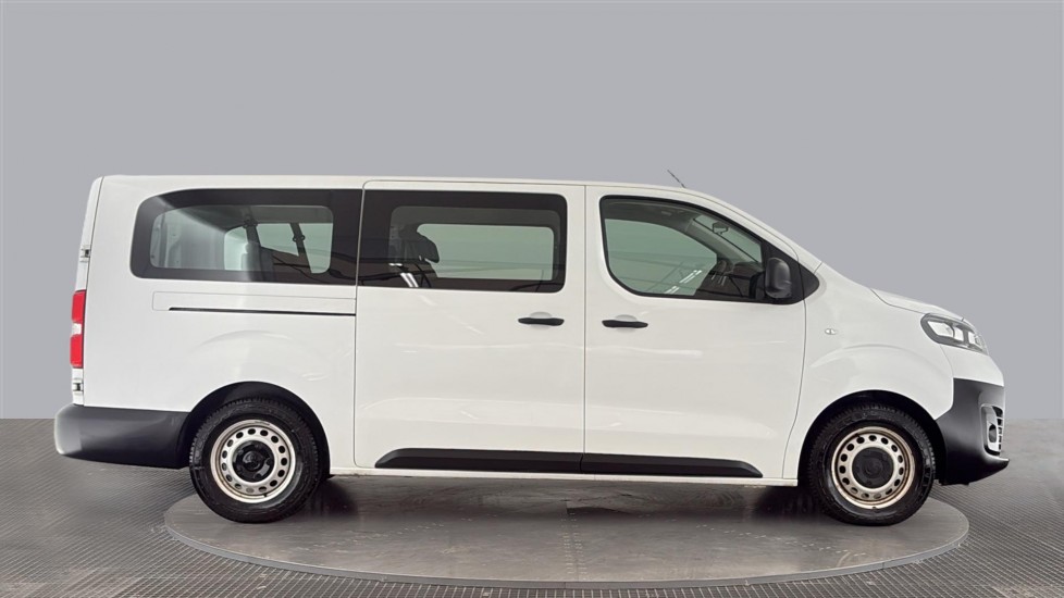 VAUXHALL VIVARO-E LIFE Image 6