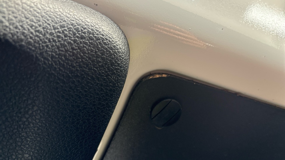 VAUXHALL VIVARO-E LIFE scratches