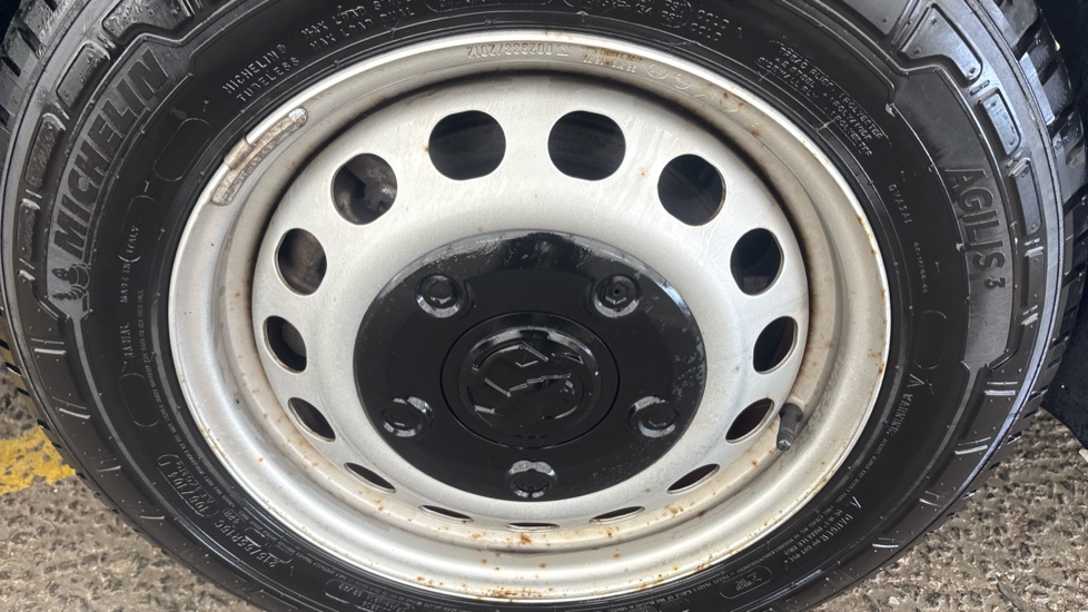 VAUXHALL VIVARO-E LIFE corrosion