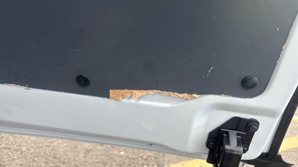 VAUXHALL VIVARO-E LIFE damage and dents