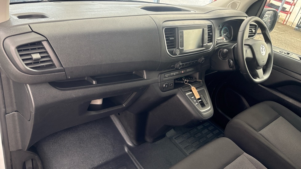 VAUXHALL VIVARO-E LIFE Image 10