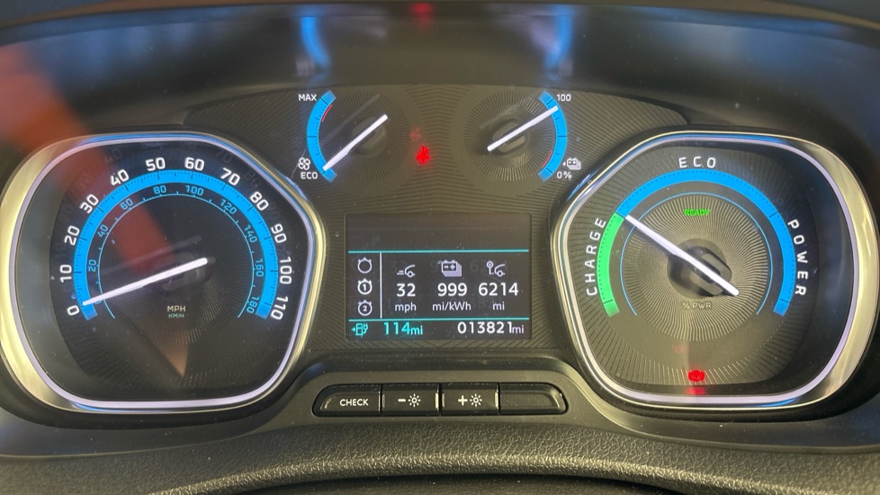 VAUXHALL VIVARO-E LIFE Image 13