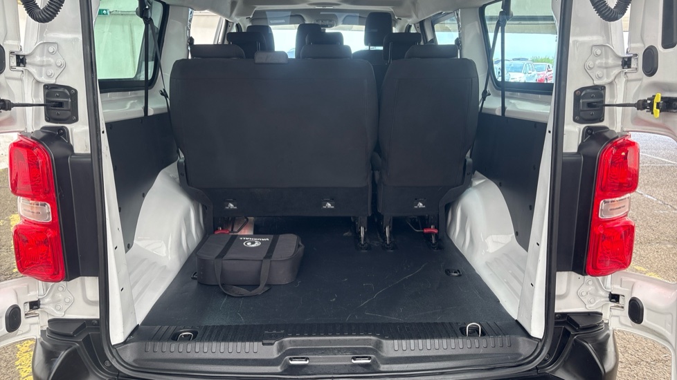 VAUXHALL VIVARO-E LIFE Image 15