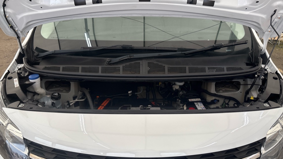 VAUXHALL VIVARO-E LIFE Image 16