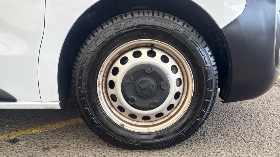 VAUXHALL VIVARO-E LIFE Image 20