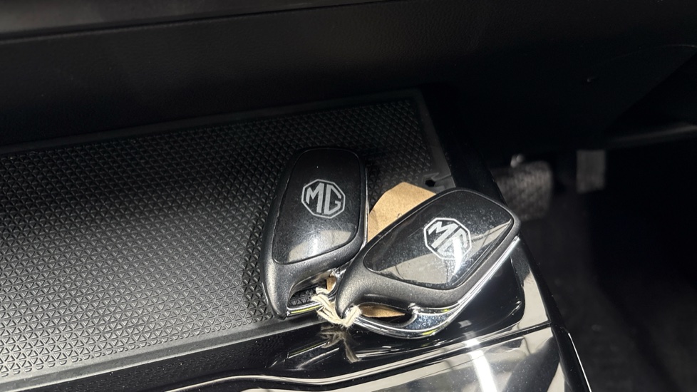 MG MOTOR UK MG4 HATCHBACK 125kW SE EV 51kWh 5dr Auto