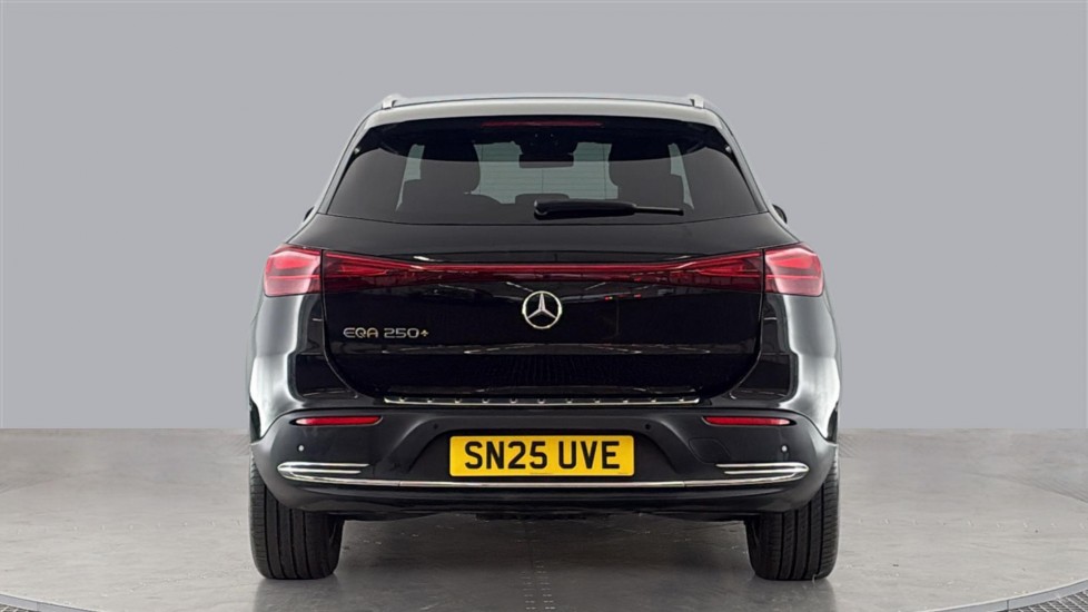 MERCEDES EQA Image 4