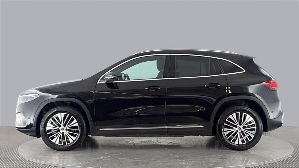 MERCEDES EQA Image 2