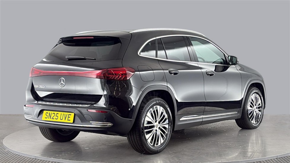MERCEDES EQA Image 5