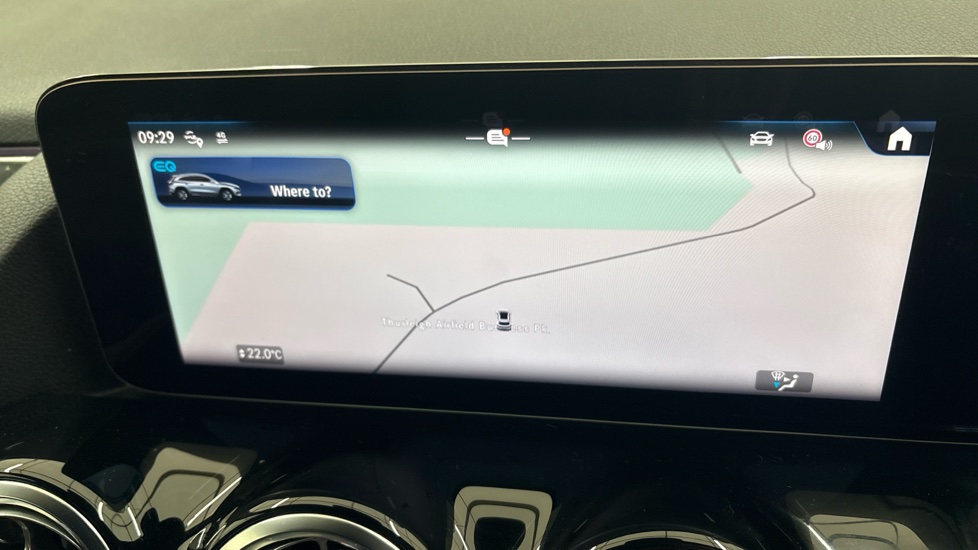 MERCEDES EQA Image 12