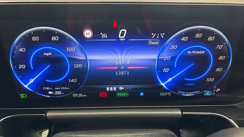 MERCEDES EQA Image 13