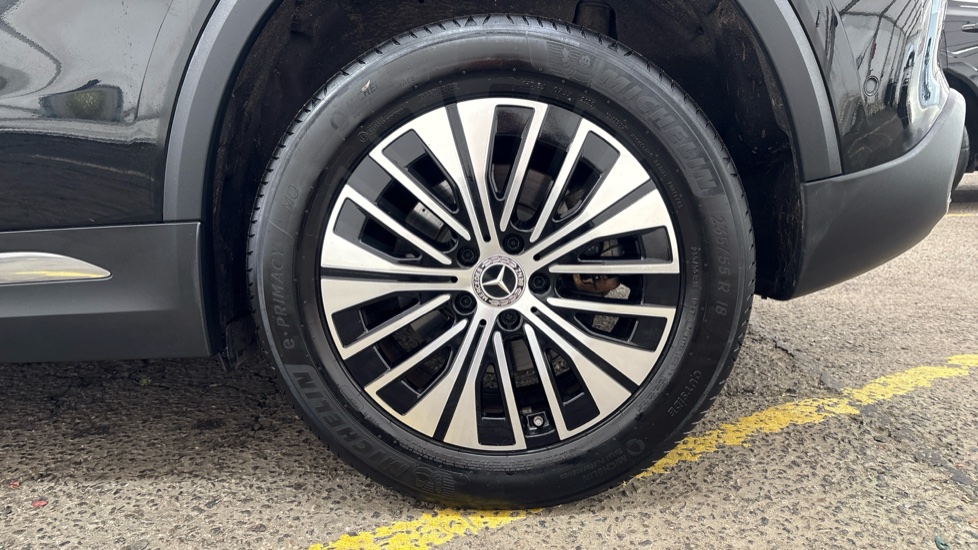 MERCEDES EQA Image 18