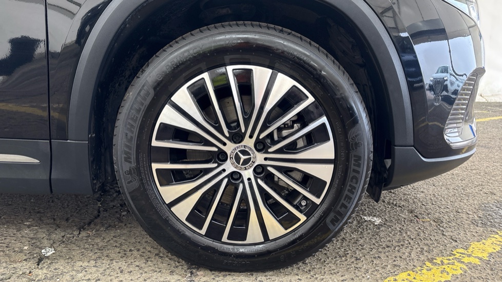 MERCEDES EQA Image 20