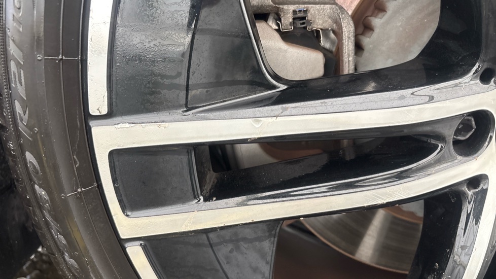 MERCEDES EQE Scuff and scratches