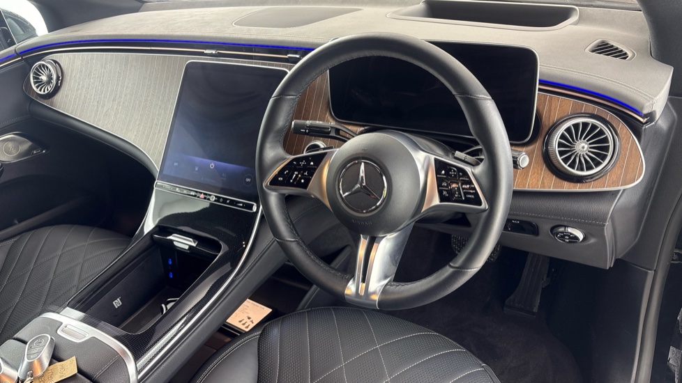 MERCEDES EQE Image 9