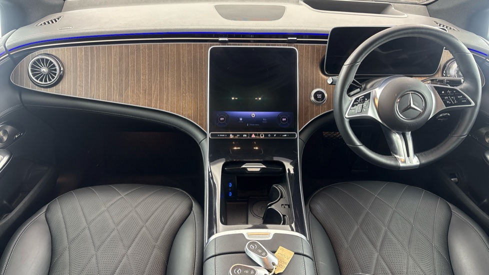 MERCEDES EQE Image 11