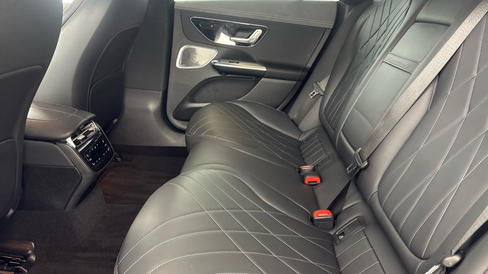 MERCEDES EQE Image 14