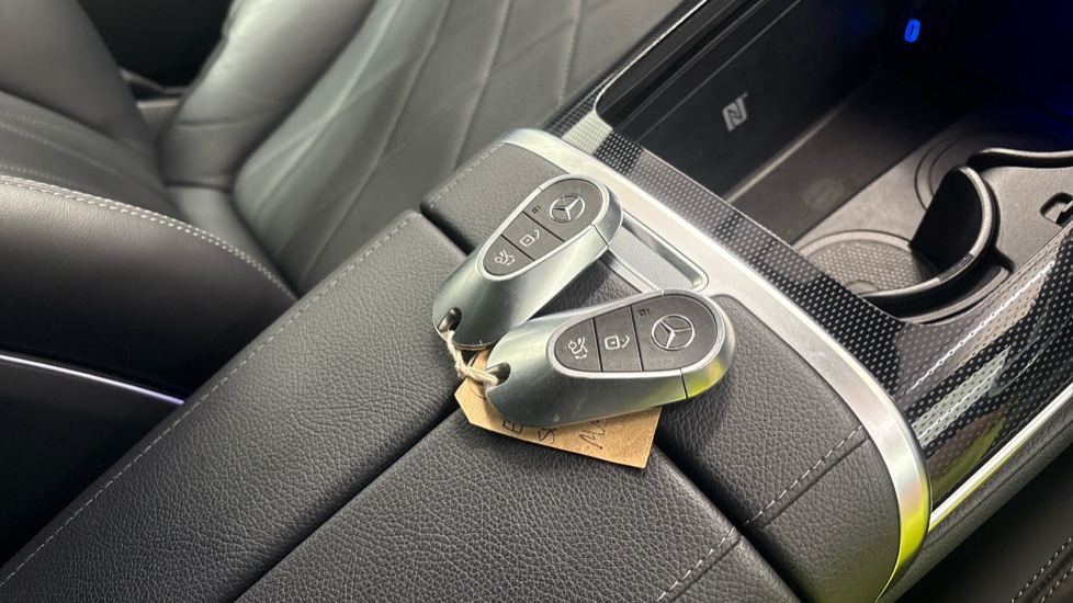 MERCEDES EQE 2 keys available