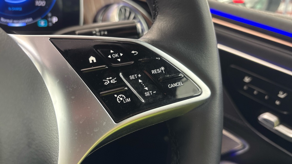 MERCEDES EQE Cruise control