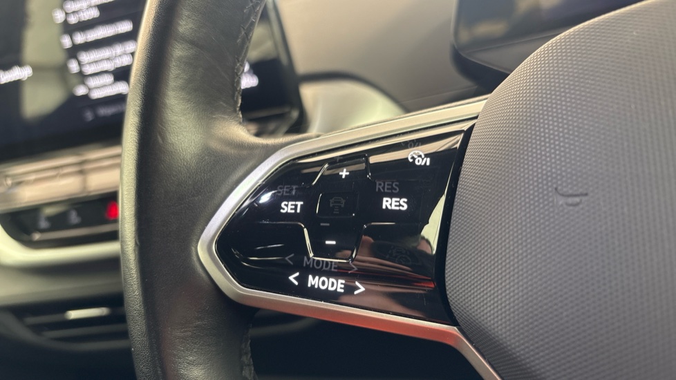 Volkswagen ID.4 ESTATE 109kW Life Pure 52kWh 5dr Auto [110kW Ch]