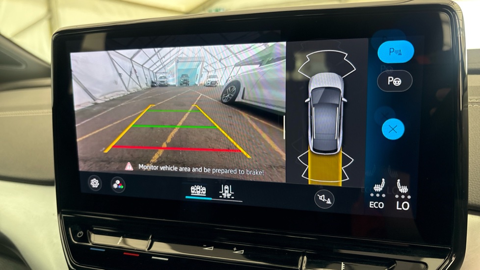 VOLKSWAGEN ID.4 Reverse camera
