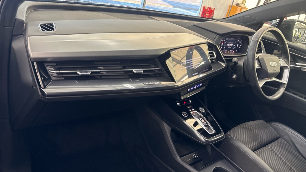 AUDI Q4 E-TRON ESTATE 220kW 50 Quattro 82kWh S Line 5dr Auto [C+S]