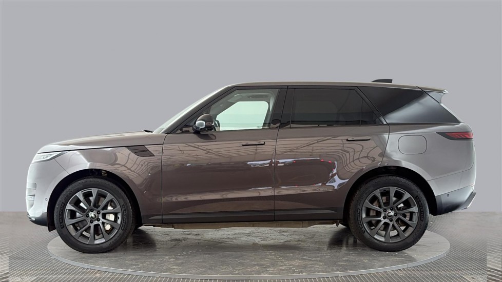LAND ROVER RANGE ROVER SPORT Image 2