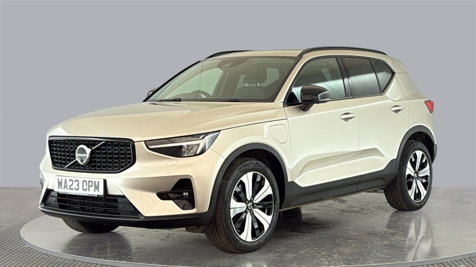 Used VOLVO XC40