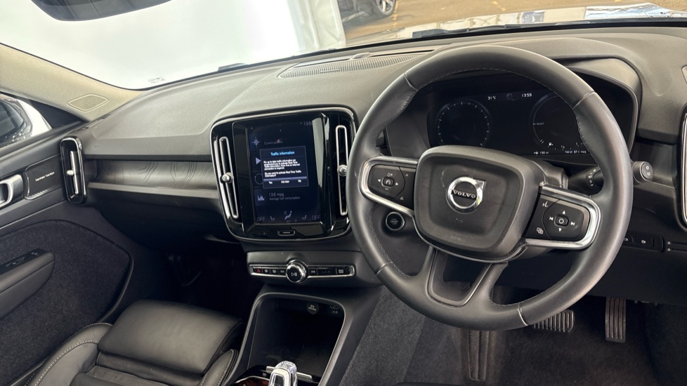 VOLVO XC40 Image 9