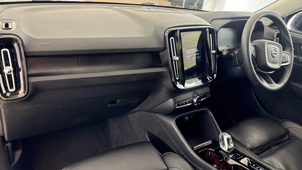VOLVO XC40 Image 10