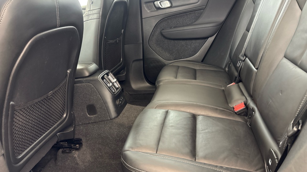 VOLVO XC40 Image 14