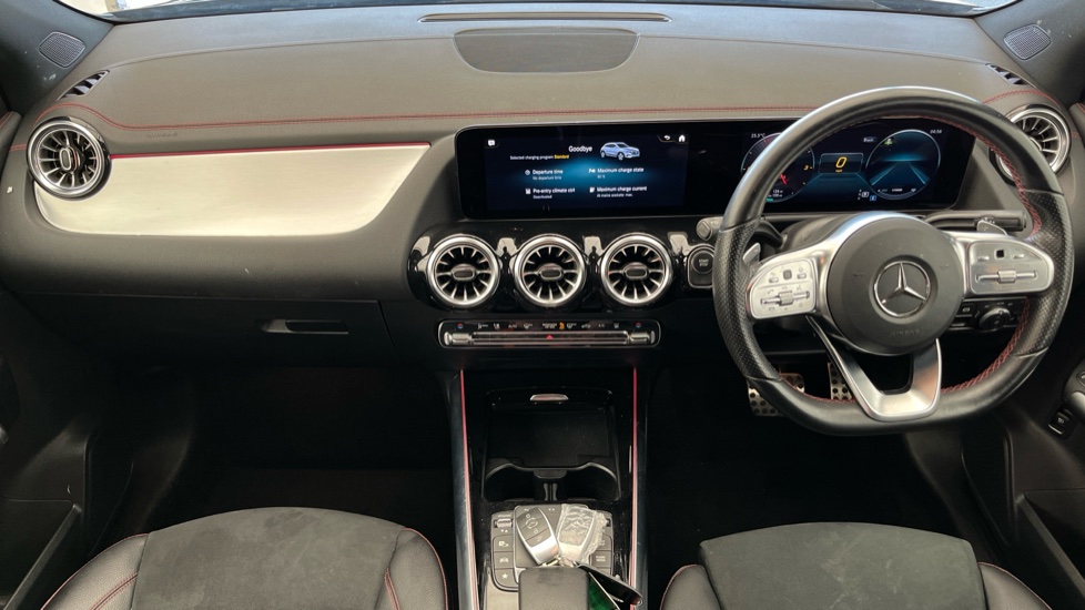 MERCEDES EQA Image 11