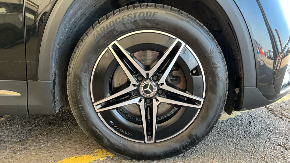 MERCEDES EQA Image 20
