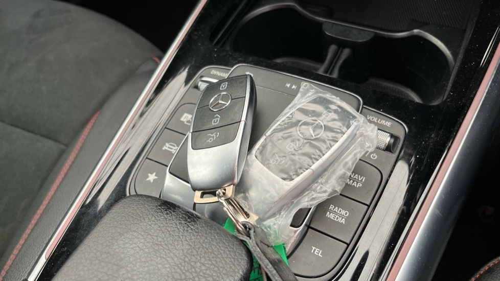 MERCEDES EQA 2 keys available