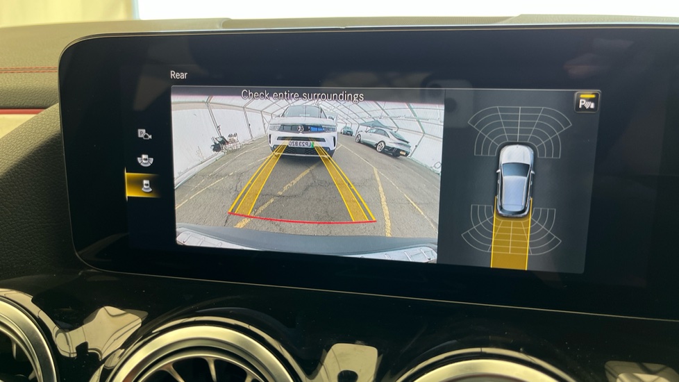 MERCEDES EQA Reverse camera