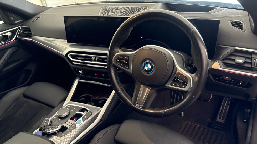 BMW I4 Image 9