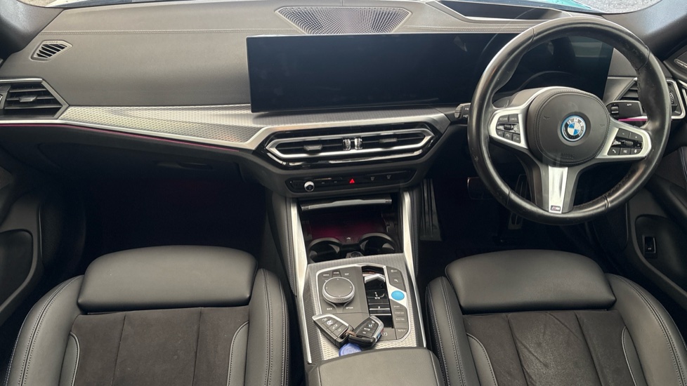 BMW I4 Image 11