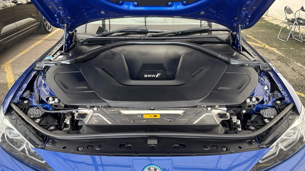 BMW I4 Image 16