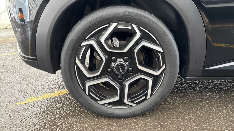 BYD DOLPHIN Image 19