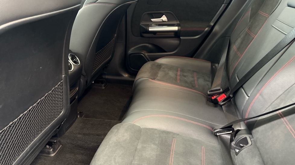 MERCEDES EQA Image 14
