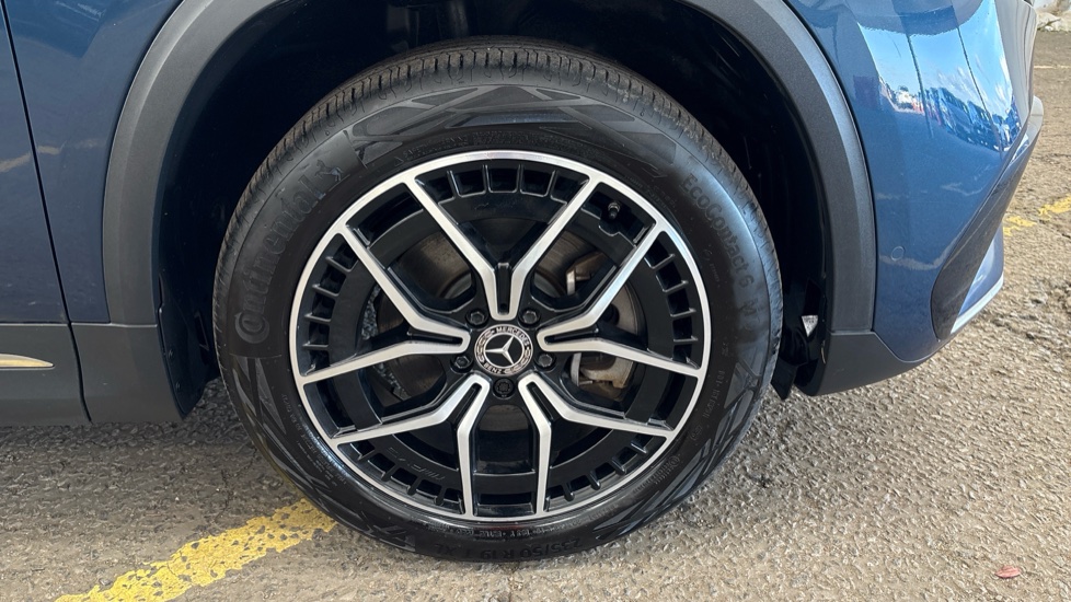 MERCEDES EQA Image 20